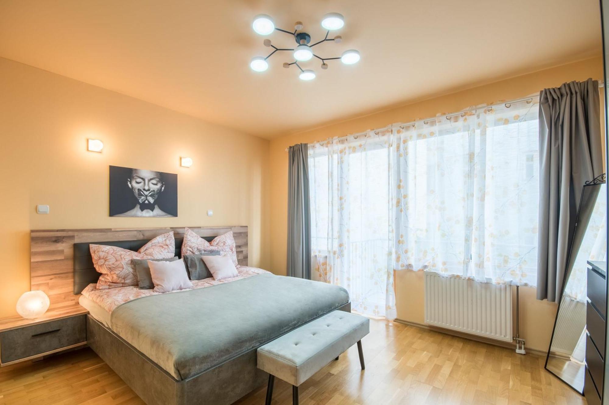 דירות בודפשט Very Central - Large - Balcony - Comfy מראה חיצוני תמונה