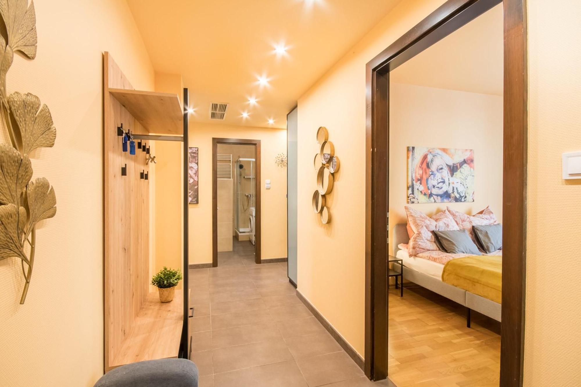 דירות בודפשט Very Central - Large - Balcony - Comfy מראה חיצוני תמונה