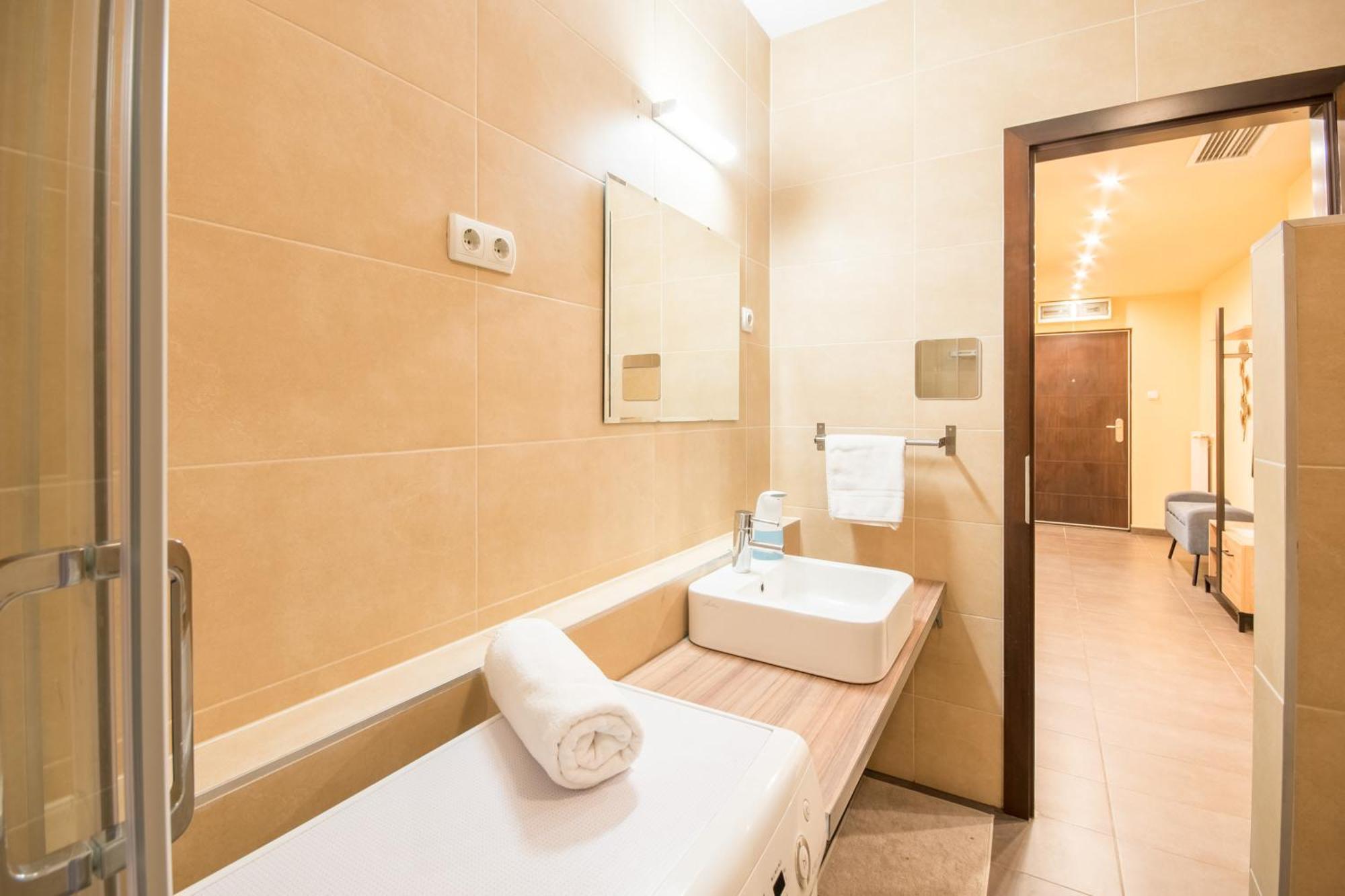 דירות בודפשט Very Central - Large - Balcony - Comfy מראה חיצוני תמונה
